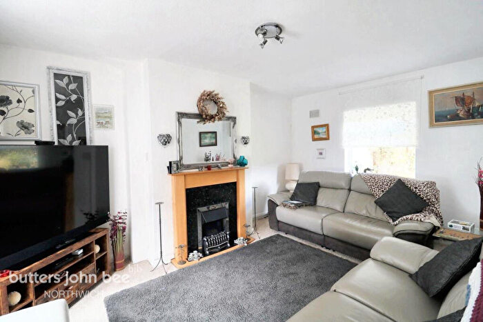 3 Bedroom Semi-Detached House For Sale In Roberts Drive, Northwich, CW9
