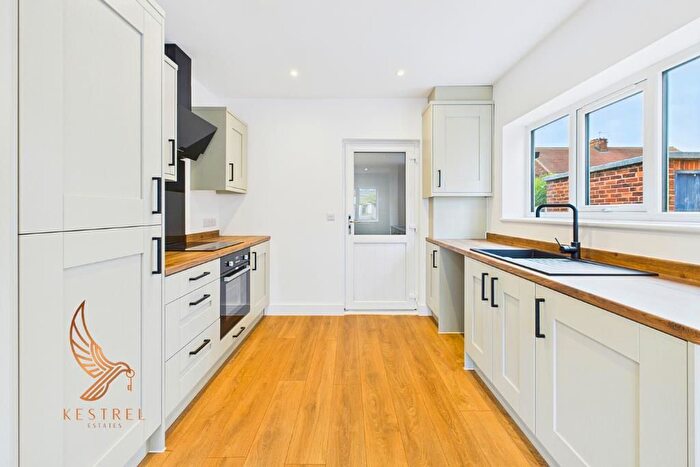 3 Bedroom Semi-Detached House For Sale In Edward Road, Skellow, Doncaster, DN6