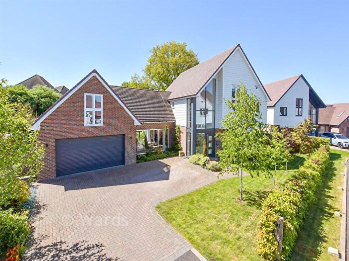 5 Bedroom Detached House For Sale In Warmlake Orchard, Sutton Valence, Kent, ME17