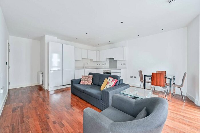 2 Bedroom Flat To Rent In Bellville House, Greenwich, London, SE10