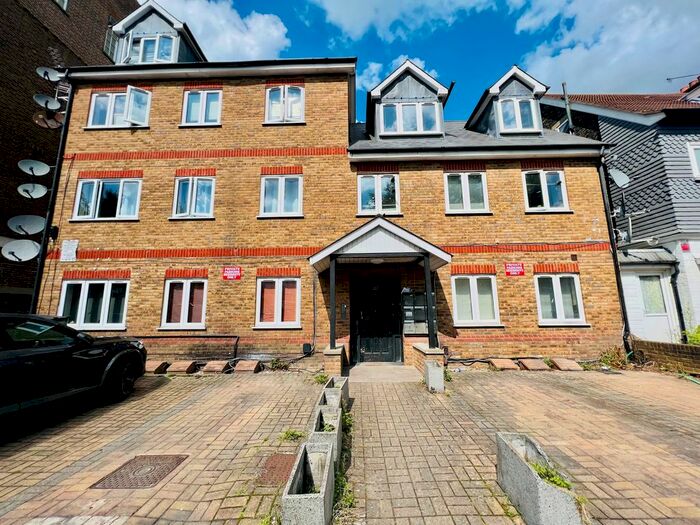 1 Bedroom Flat To Rent In Craignish Avenue, London, SW16