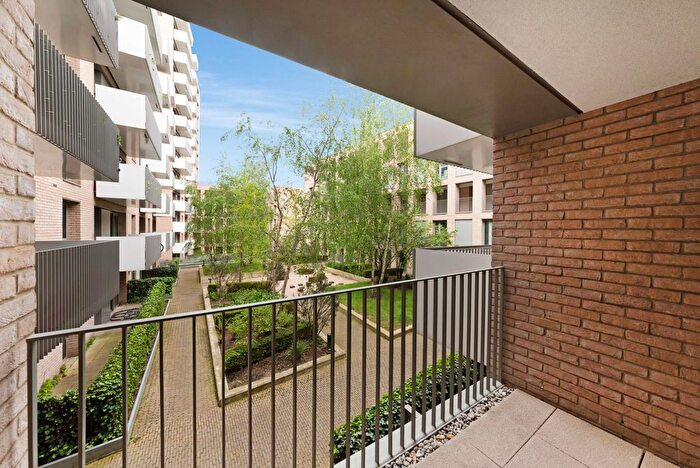 1 Bedroom Flat To Rent In Parkside Court, Waterside Park, London, E16