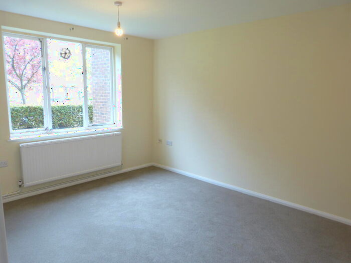 2 Bedroom Flat To Rent In Finchley Road, London, NW11