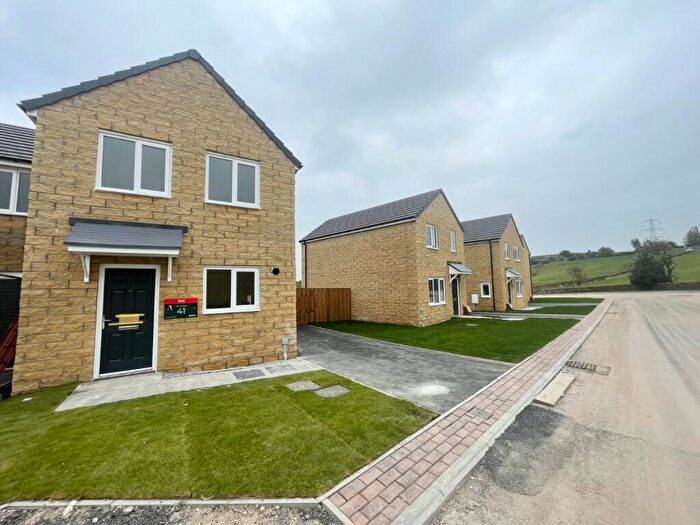 3 Bedroom Semi Detached House To Rent In Anne Bronte Avenue, Thornton, Bradford, BD13