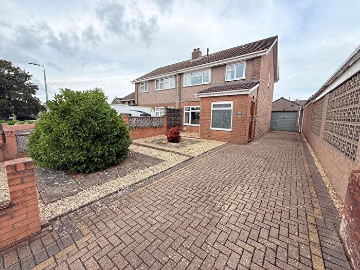 3 Bedroom Semi-Detached House For Sale In Goldfinch Close, Caldicot, Mon., NP26