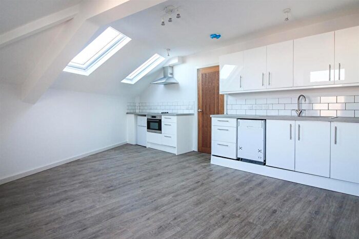 2 Bedroom Apartment To Rent In Victoria Road North, Southsea, PO5