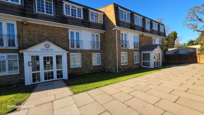 2 Bedroom Flat For Sale In Amesbury Court, Crofton Way, Enfield, EN2