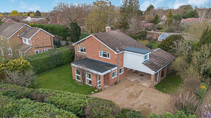 4 Bedroom Detached House For Sale In Courtenay Close, Sutton Courtenay, OX14