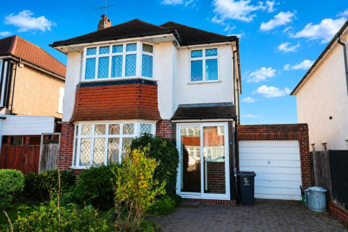 3 Bedroom Detached House For Sale In Lancing Road, Orpington, BR6