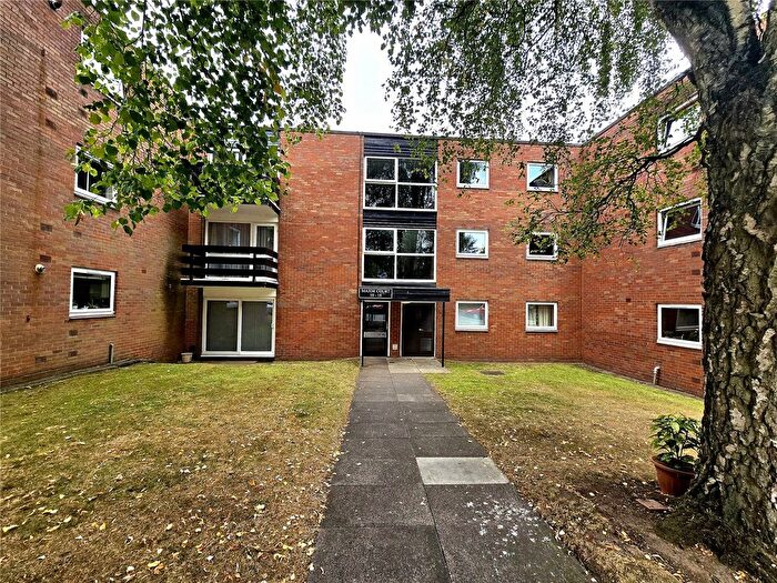 2 Bedroom Flat For Sale In Wake Green Park, Birmingham, West Midlands, B13