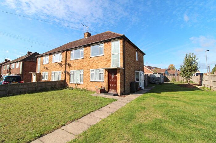 2 Bedroom Maisonette To Rent In Oak Way, Feltham, TW14