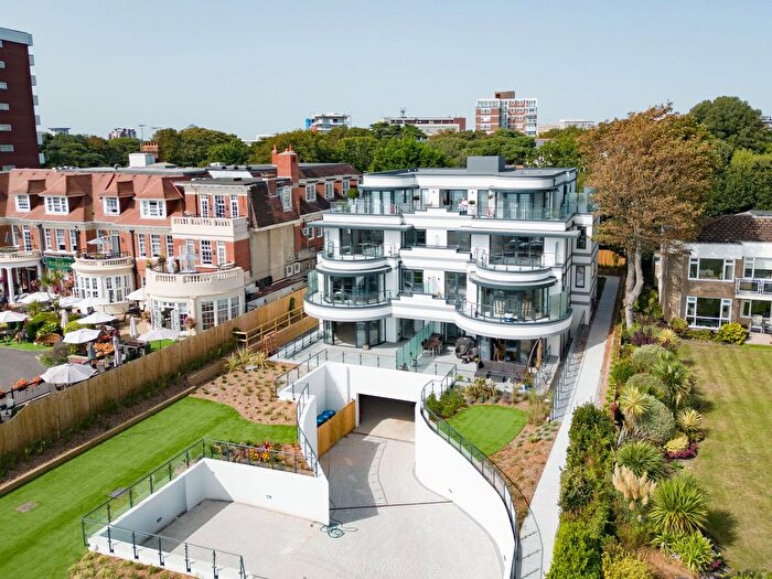 4 Bedroom Flat To Rent In East Overcliff Drive, Bournemouth, Dorset, BH1