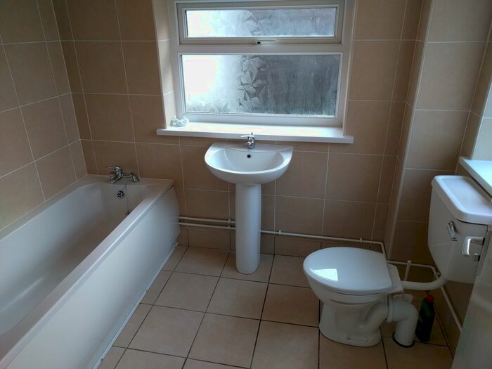 4 Bedroom Property To Rent In Argyle Street, Sandfields, Swansea, SA1