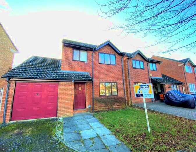 3 Bedroom Detached House To Rent In Sandacre Road, Nine Elms, Swindon, Wiltshire, SN5