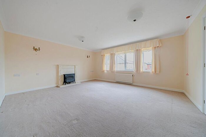 2 Bedroom Retirement Property For Sale In Minster Court, Bracebridge Heath, Lincoln, LN4