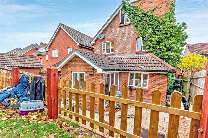 4 Bedroom Semi Detached House For Sale In Lynton Close, Farnham, GU9
