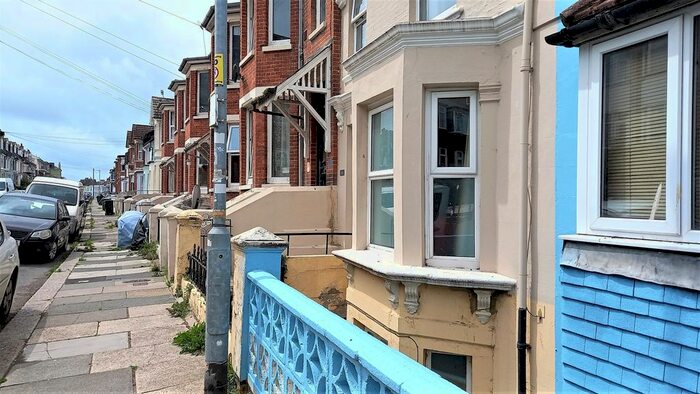 1 Bedroom Flat To Rent In Emmanuel Road, Hastings, TN34