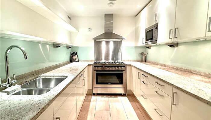 2 Bedroom Flat To Rent In Imperial House, - Young Street, London, W8