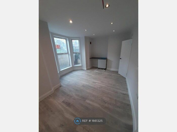 Studio To Rent In Amhurst Road - Double Studio, Hackney, London, E8