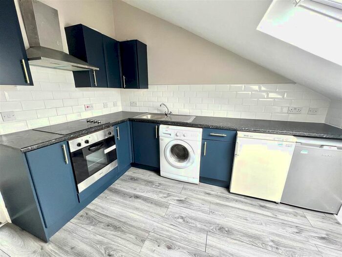 2 Bedroom Flat To Rent In Hillhead Street, Glasgow, G12