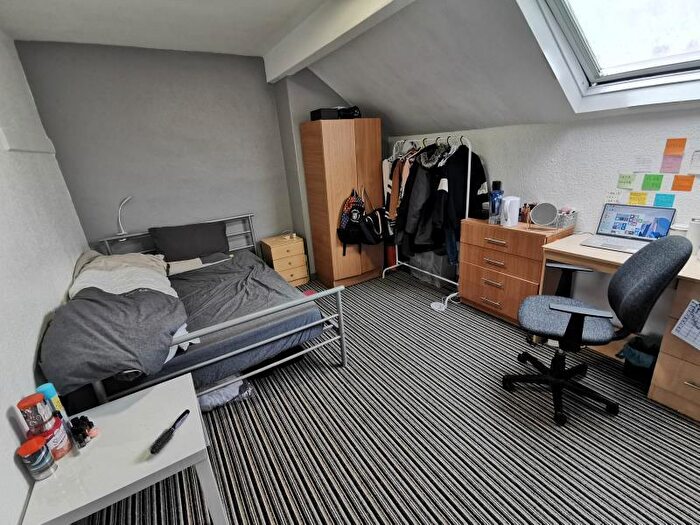 4 Bedroom Terraced House To Rent In Ashville Grove, Hyde Park, Leeds, LS6