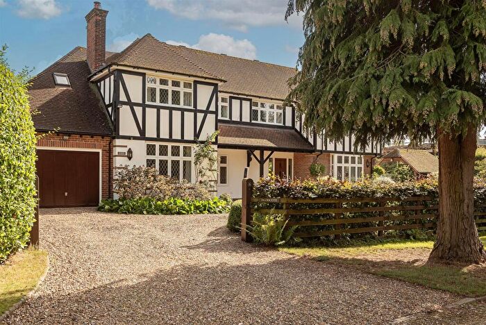 5 Bedroom Detached House For Sale In Dale Avenue, Gustard Wood, AL4