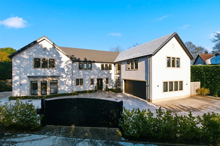 5 Bedroom Detached House For Sale In Heather Court Gardens, Sutton Coldfield, B74