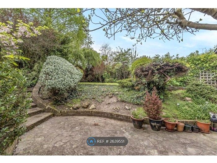 1 Bedroom Flat To Rent In Creighton Avenue, London, N10