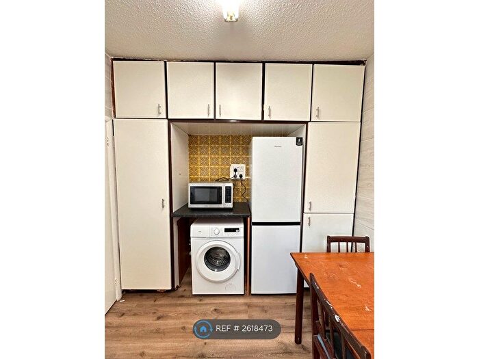 2 Bedroom Flat To Rent In Feltham, Feltham, TW13