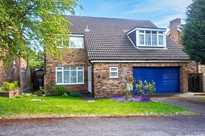 4 Bedroom Detached House For Sale In Maybrook Gardens, High Wycombe, HP13