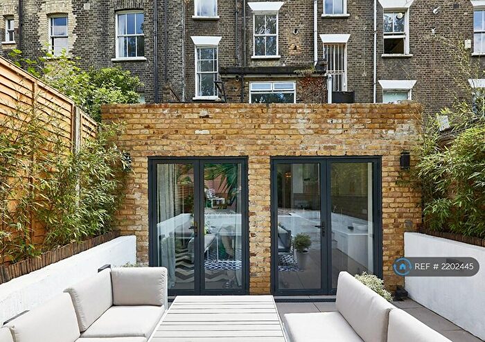 2 Bedroom Flat To Rent In Garden, London, N1