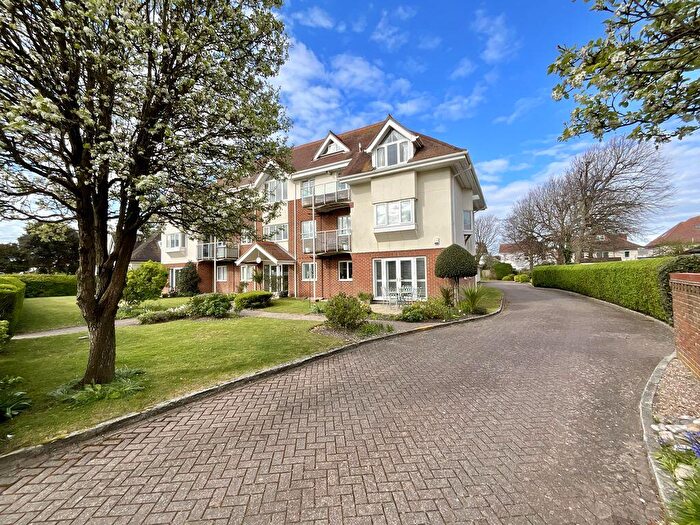 2 Bedroom Flat For Sale In Stourwood Avenue, Southbourne, BH6