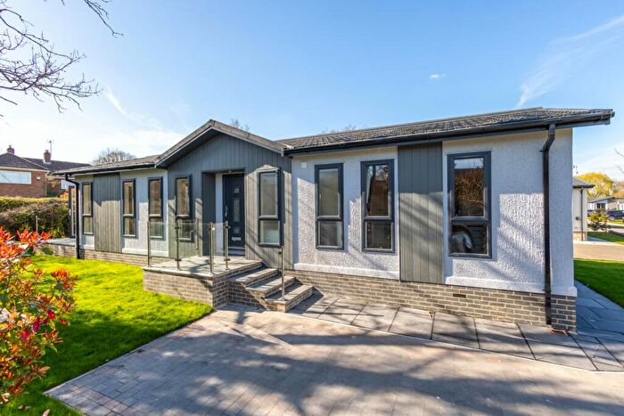 2 Bedroom Park Home For Sale In A Walnut Tree Farm Benham Lane, Riseley, Reading, RG7