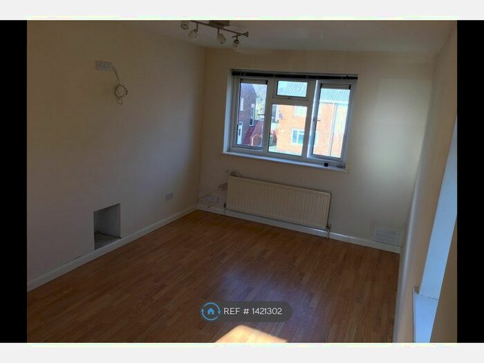 1 Bedroom Flat To Rent In Newman Avenue, Wolverhampton, WV4