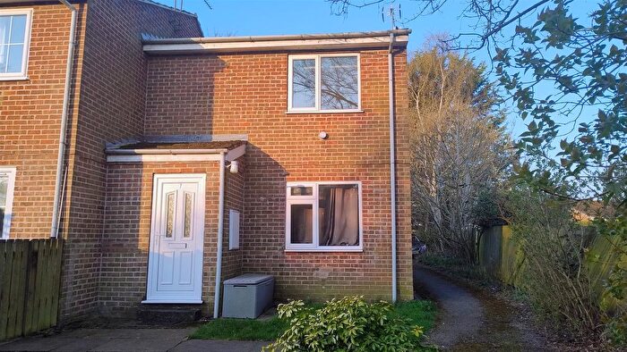 1 Bedroom Flat For Sale In Kilnwick Close, Pocklington, York, YO42
