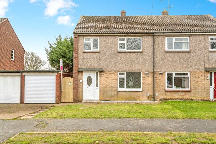3 Bedroom Semi Detached House For Sale In Stovin Crescent, Winterton, Scunthorpe, DN15