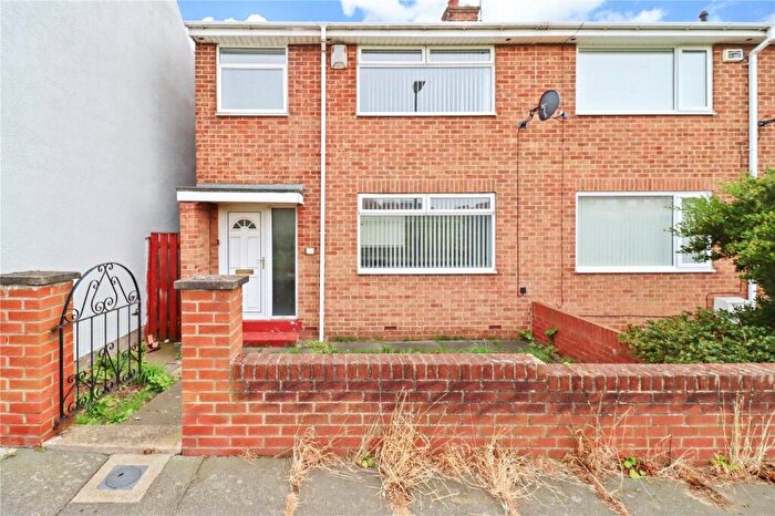 3 Bedroom End Of Terrace House To Rent In Smith Street South, Sunderland, Tyne And Wear, SR2