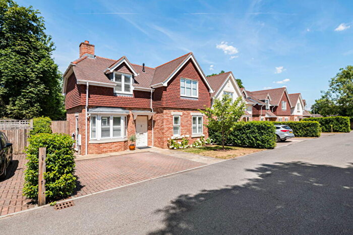 3 Bedroom Detached House For Sale In Park Drive, Bramley, GU5