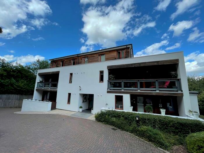 2 Bedroom Apartment To Rent In Eton Court, Allerton Park, LS7