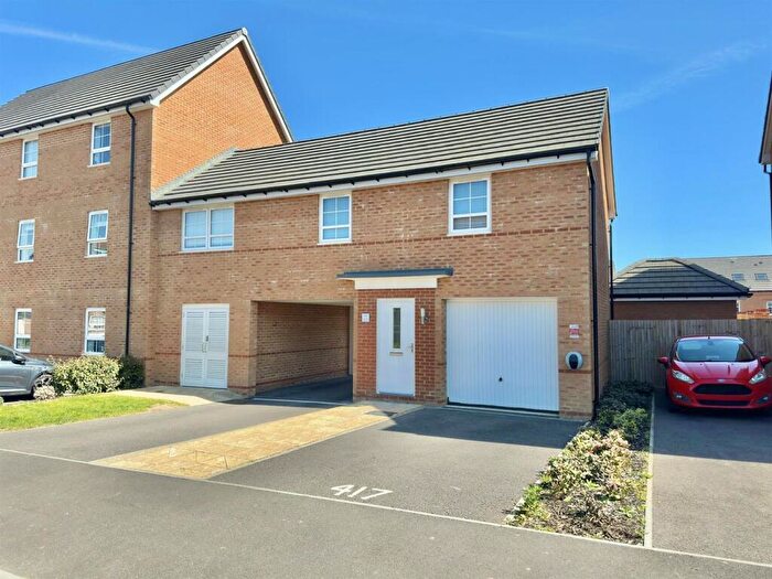 3 Bedroom Coach House To Rent In Starling Drive, Peacehaven, BN10