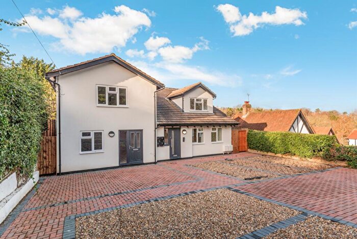 2 Bedroom Flat For Sale In Kingswood Way, South Croydon, CR2