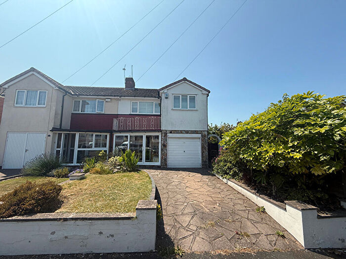 3 Bedroom Semi-Detached House For Sale In Ipswich Crescent, Perry Barr, B42