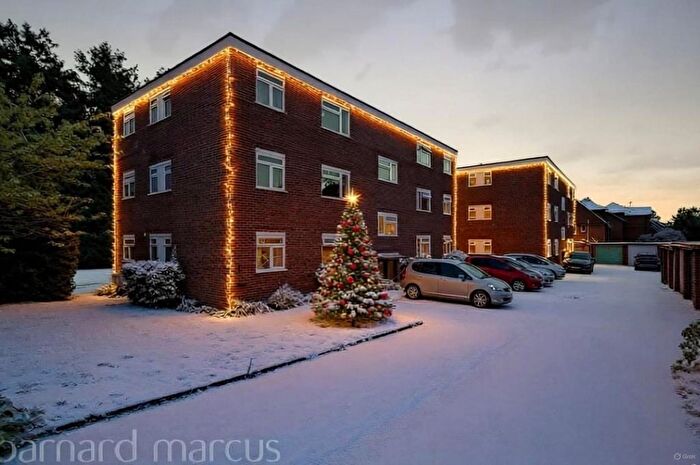 2 Bedroom Flat For Sale In London Road, Redhill, RH1