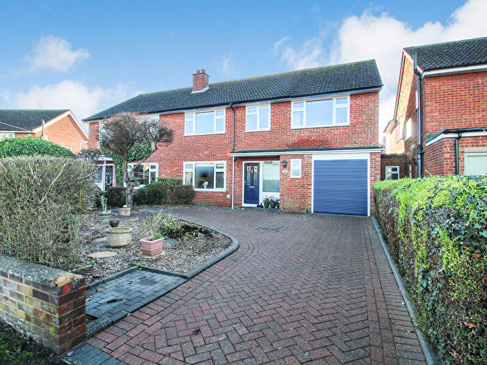 5 Bedroom Detached House For Sale In Alexander Road, Stotfold, SG5