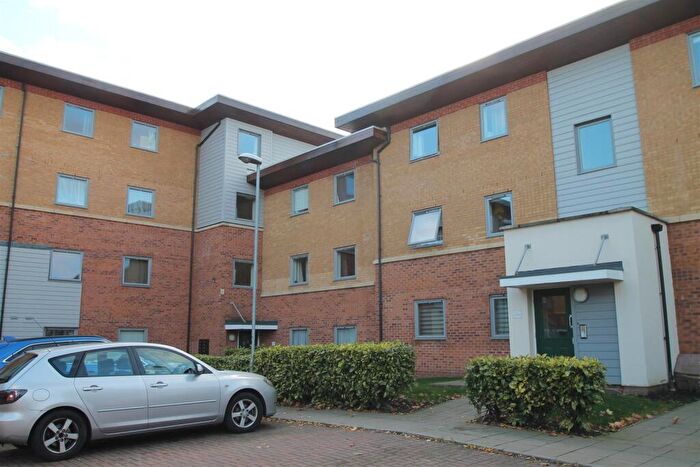 2 Bedroom Flat To Rent In Millicent Grove, Palmers Green, London, N13