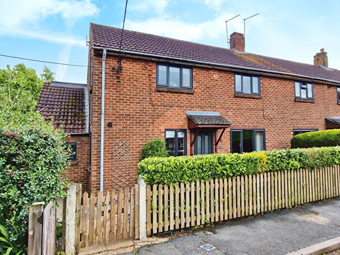 4 Bedroom Semi-Detached House For Sale In Guilsborough Road, West Haddon, NN6