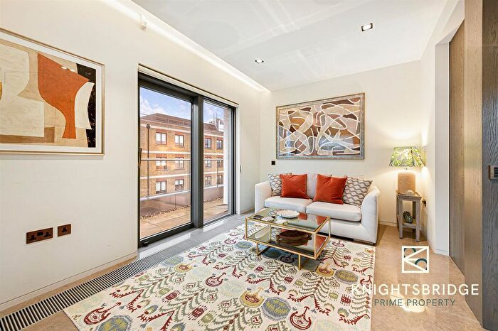 2 Bedroom Flat To Rent In Babmaes Street, London, SW1Y