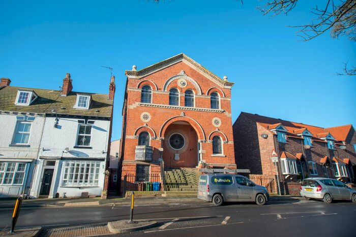 2 Bedroom Flat To Rent In Market Place, Hornsea, HU18