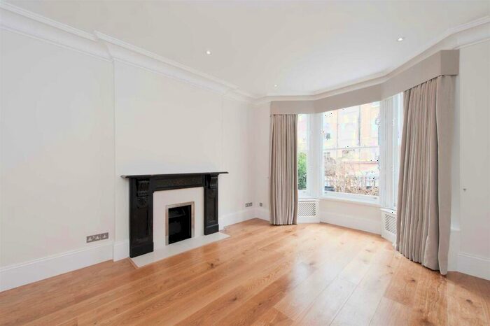 4 Bedroom House To Rent In Hamilton Gardens, St Johns Wood, NW8