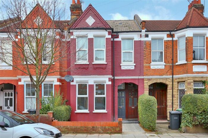 2 Bedroom Flat To Rent In Lyndhurst Road, London, N22